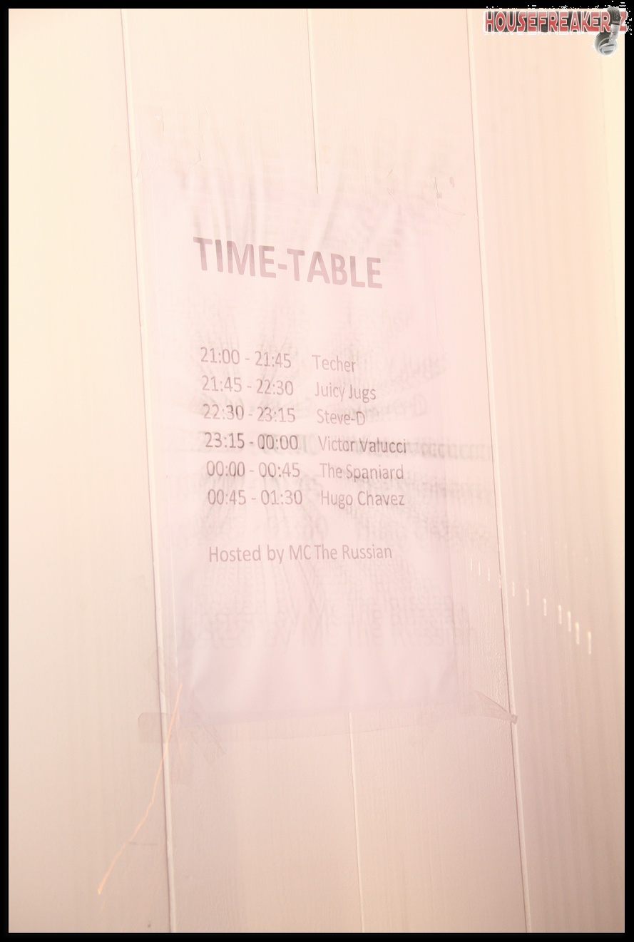 889x1321 pixels (925K)